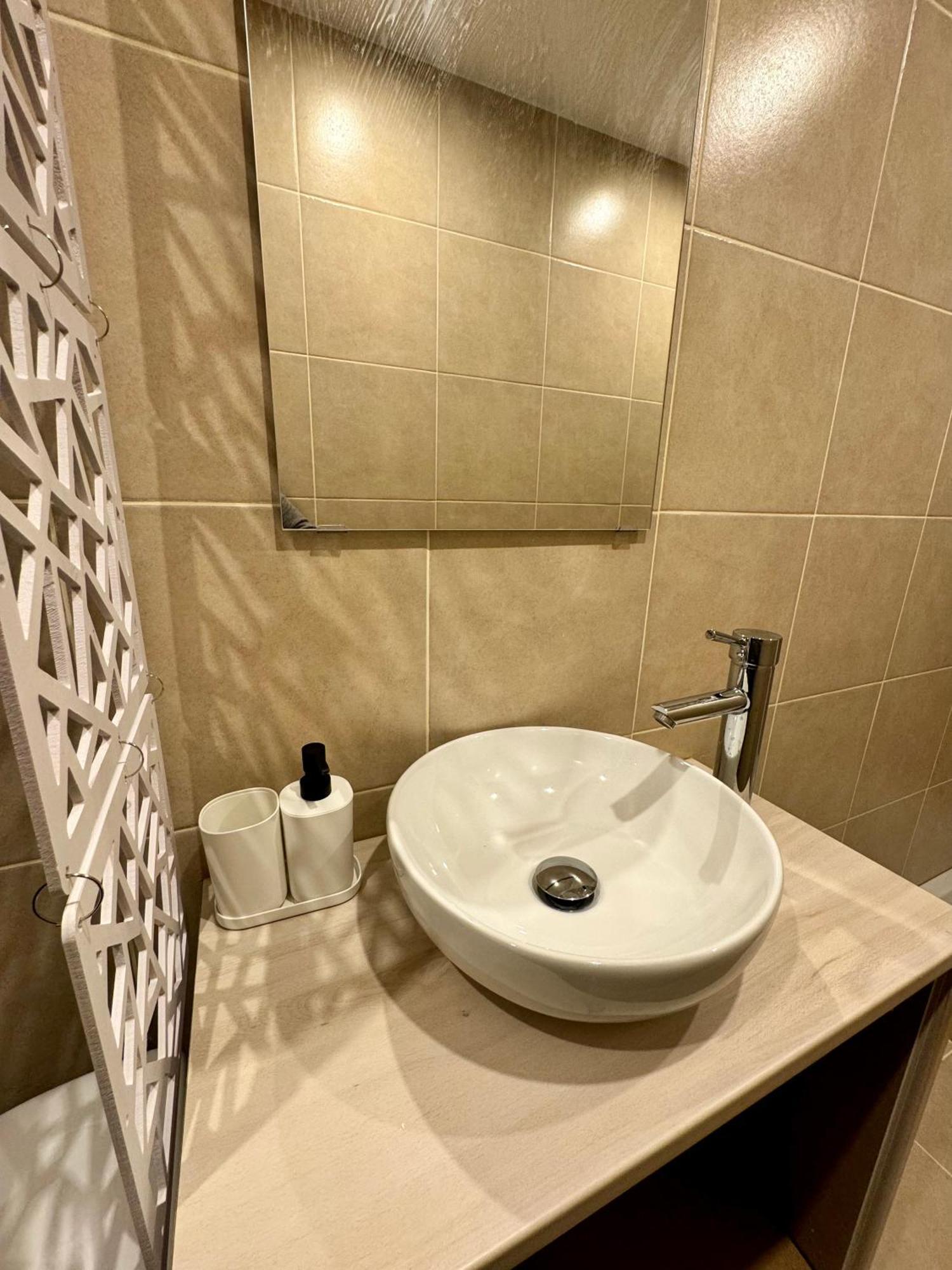 Appartement Lumineux Et Renove Pres De Montmartre "Amelie" Parigi Esterno foto